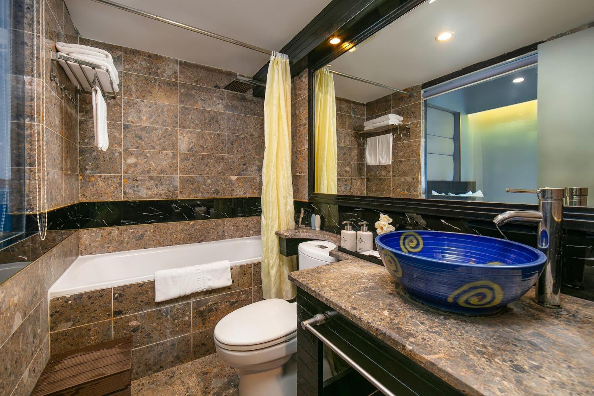 Ja Cosmo Hotel And Spa Hanoi Room photo