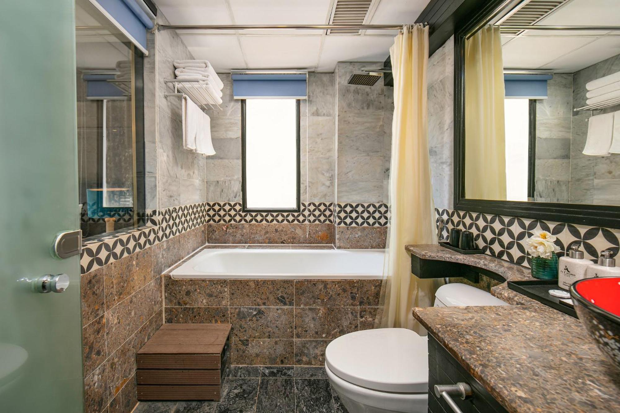 Ja Cosmo Hotel And Spa Hanoi Room photo